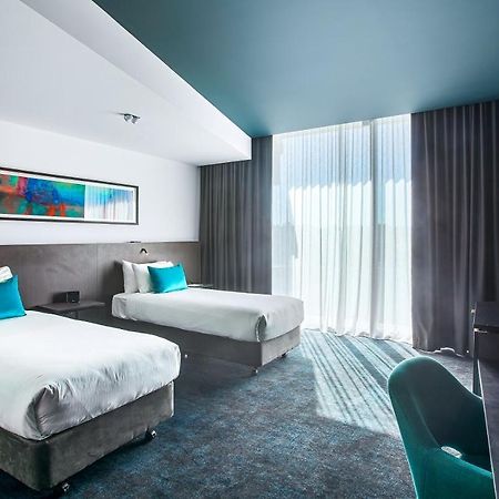 Eatons Hill Hotel Brisbane Bagian luar foto