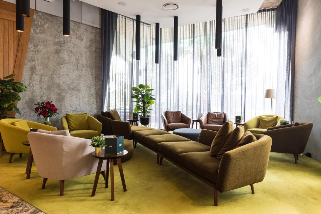 Eatons Hill Hotel Brisbane Bagian luar foto