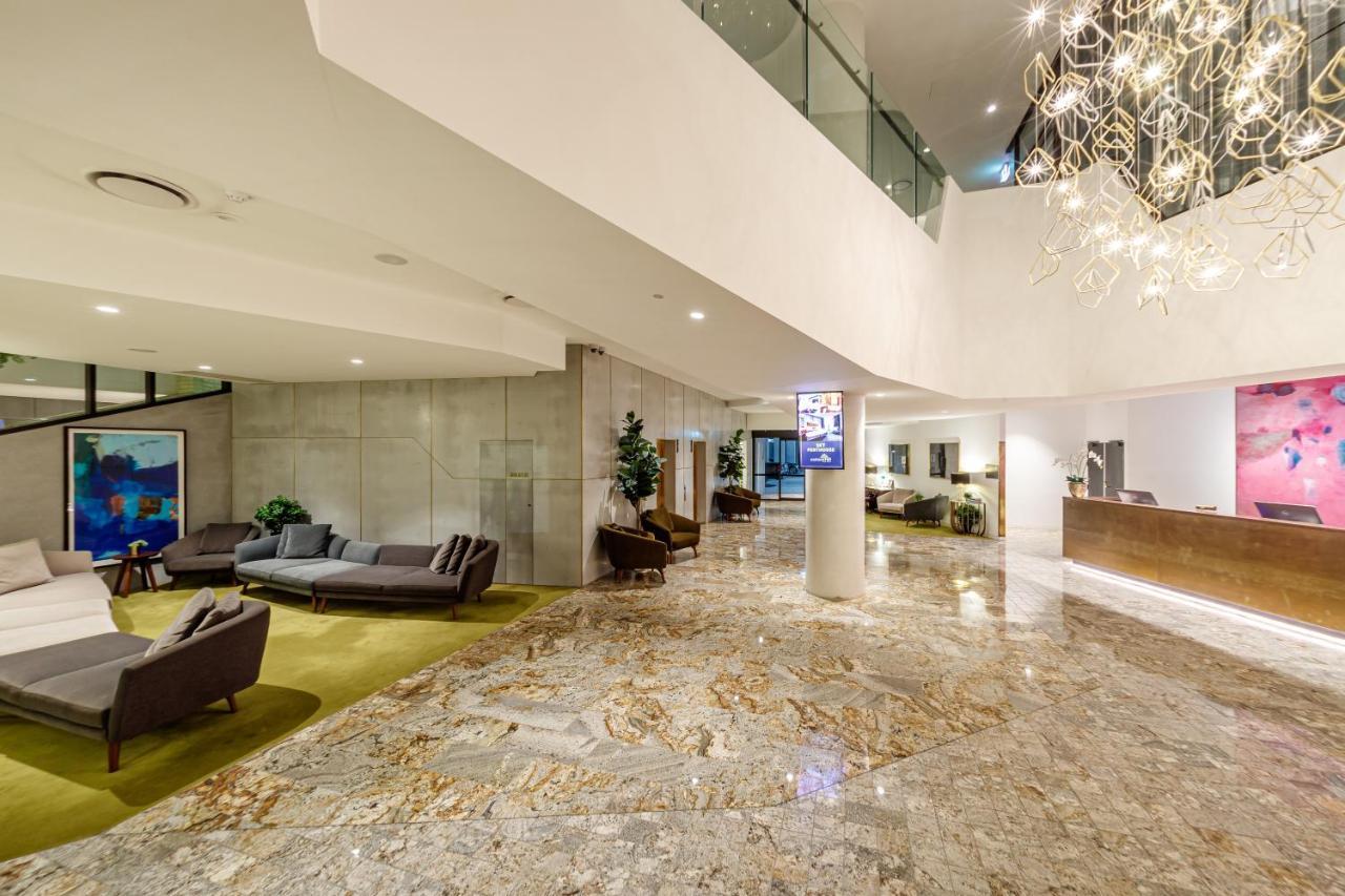 Eatons Hill Hotel Brisbane Bagian luar foto