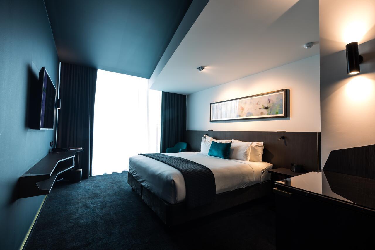 Eatons Hill Hotel Brisbane Bagian luar foto