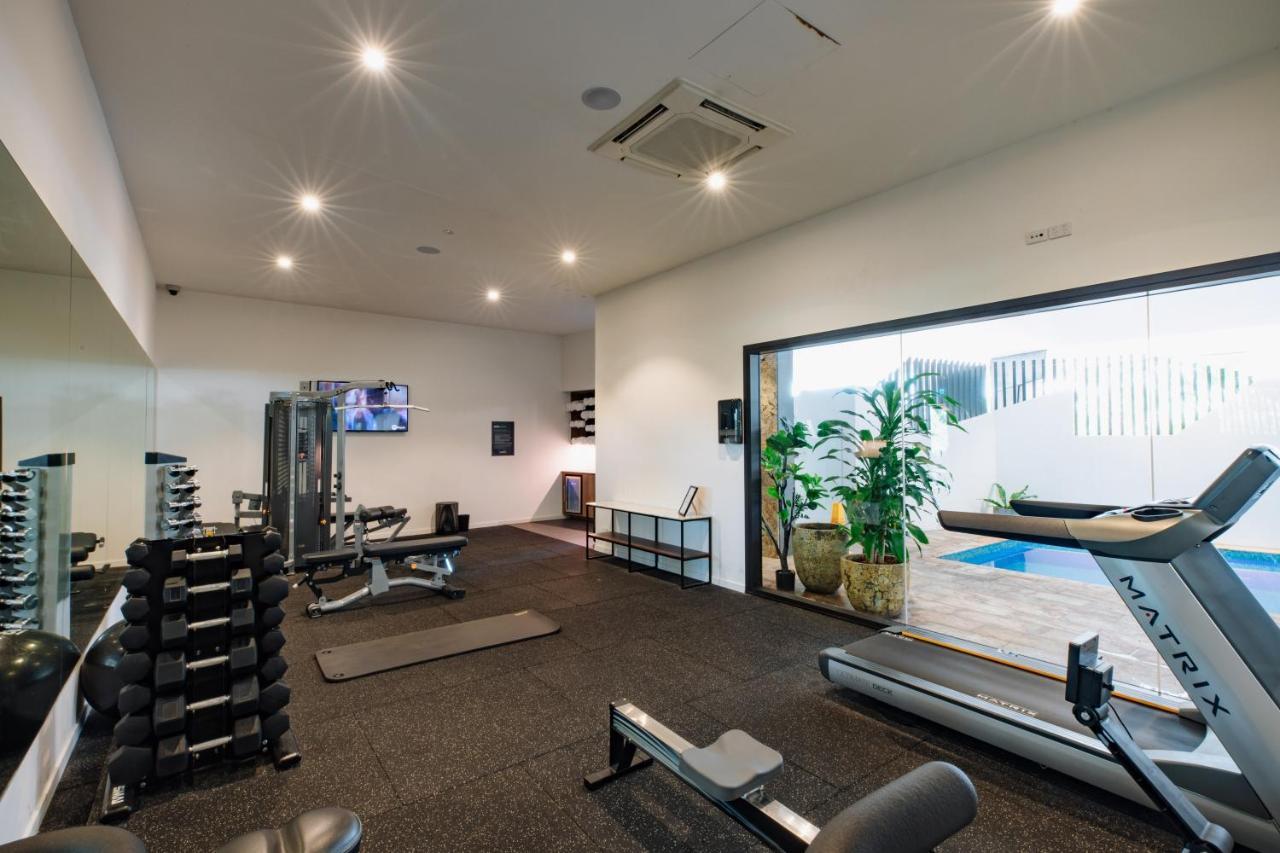 Eatons Hill Hotel Brisbane Bagian luar foto