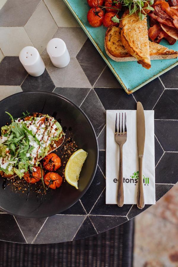 Eatons Hill Hotel Brisbane Bagian luar foto