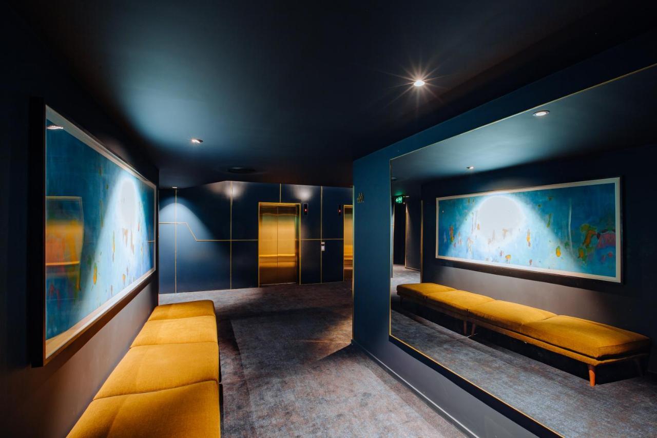 Eatons Hill Hotel Brisbane Bagian luar foto