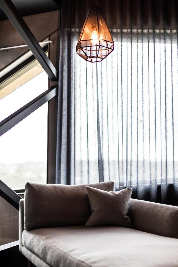 Eatons Hill Hotel Brisbane Bagian luar foto